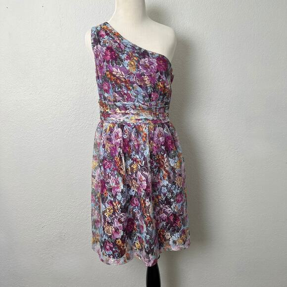 Gianni Bini Dresses & Skirts - Gianni Bini women’s 8 Purple Yellow Blue floral One shoulder Lace dress